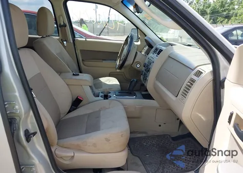 2009 Ford Escape Xlt z USA, uszkodzony, nr VIN 1FMCU93G89KA25353